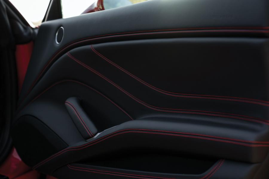 Детали интерьера Ferrari California T The Readhead (227523) 2017 года  (фото 8 из 23)